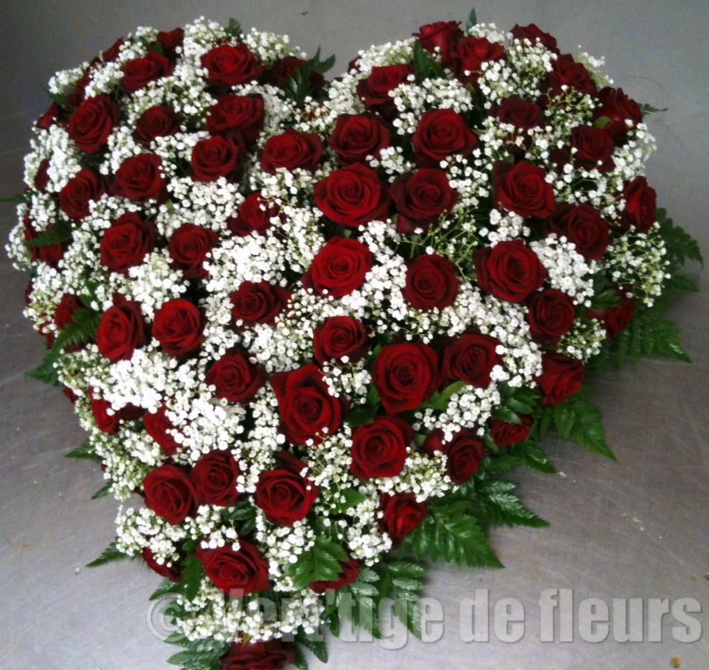 Coeur funeraire rose rouge