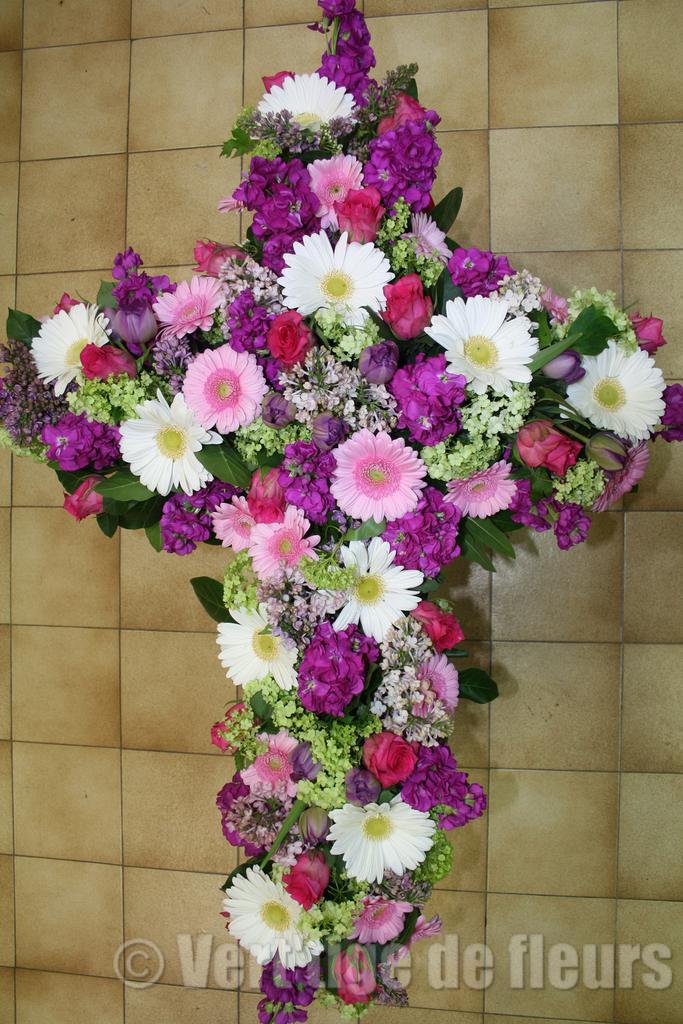 Croix Funeraire Vert Tige de Fleurs Martigues