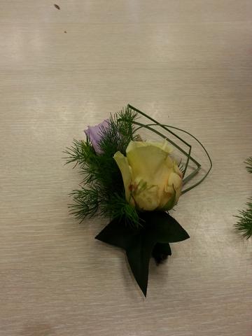 Boutonniere Rose Jaune