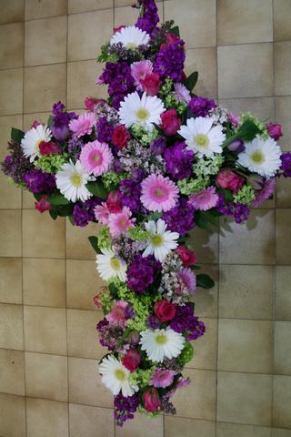 Croix Funeraire Vert Tige de Fleurs Martigues