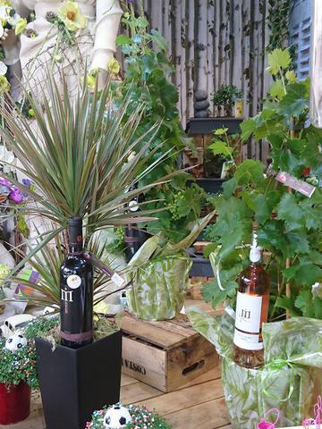 Fetes des pères-plante et vin-domaine-saint-marc-livraison-fleurs-martigues-fleuriste